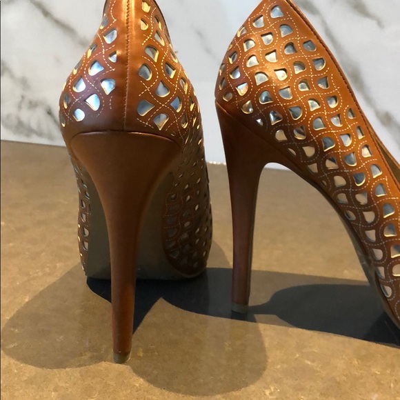 Leather heels with silver inlay - Picture 2 of 2